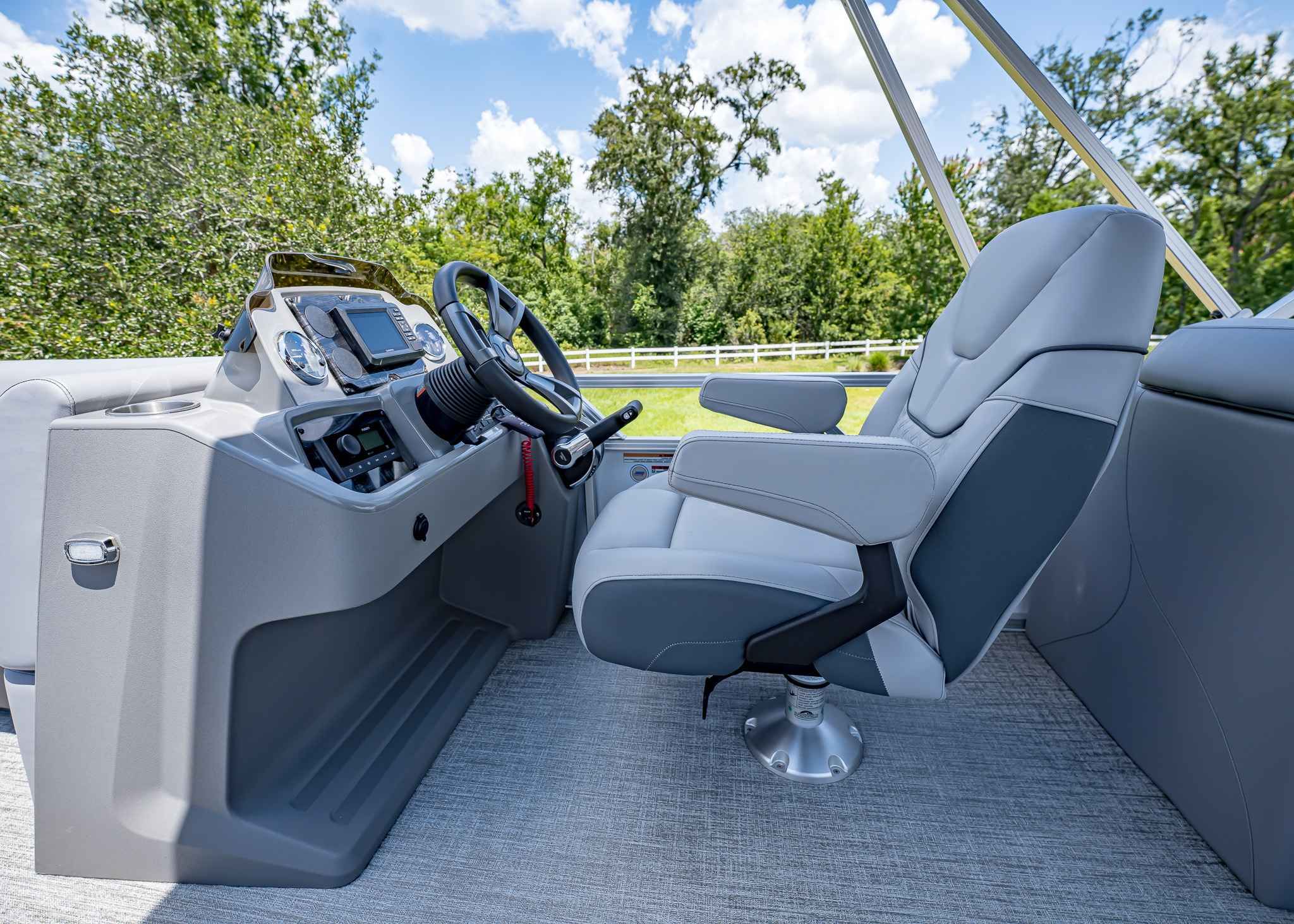 2025 Tahoe Pontoon SLT 23' Quad Lounge - 13