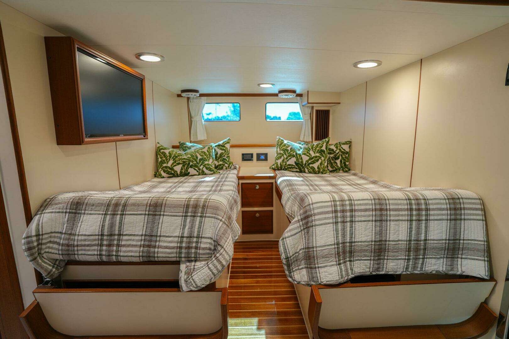 2025 Marlow Explorer 70E-CB - Image 57