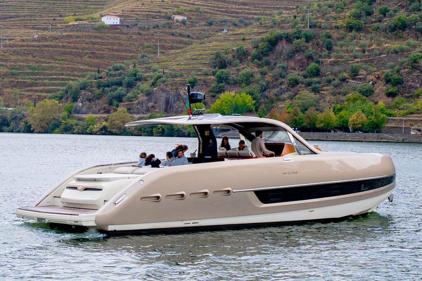 2022 Invictus TT460