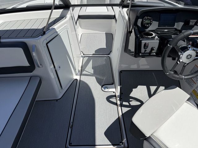 2026 Yamaha Boats AR195 - 26