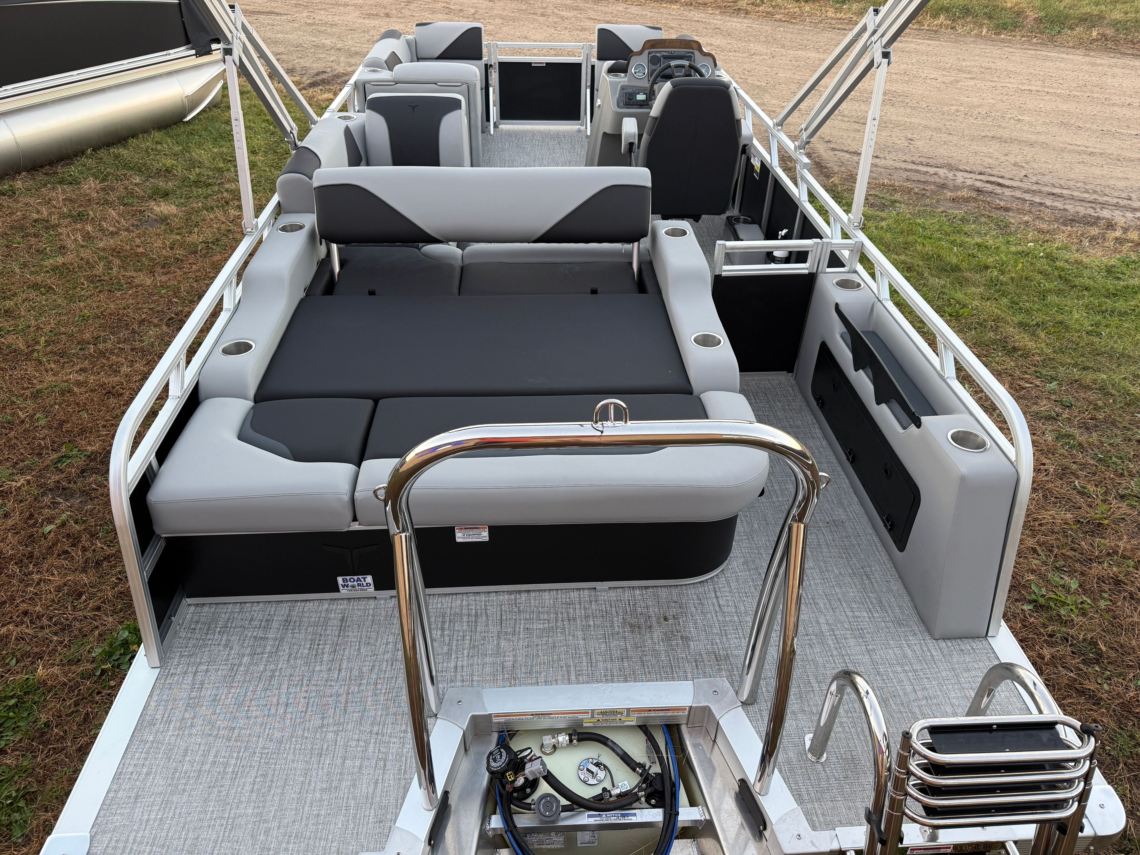 2026 Tahoe Sport VRB 2180 Swingback & 4-Stroke $31995