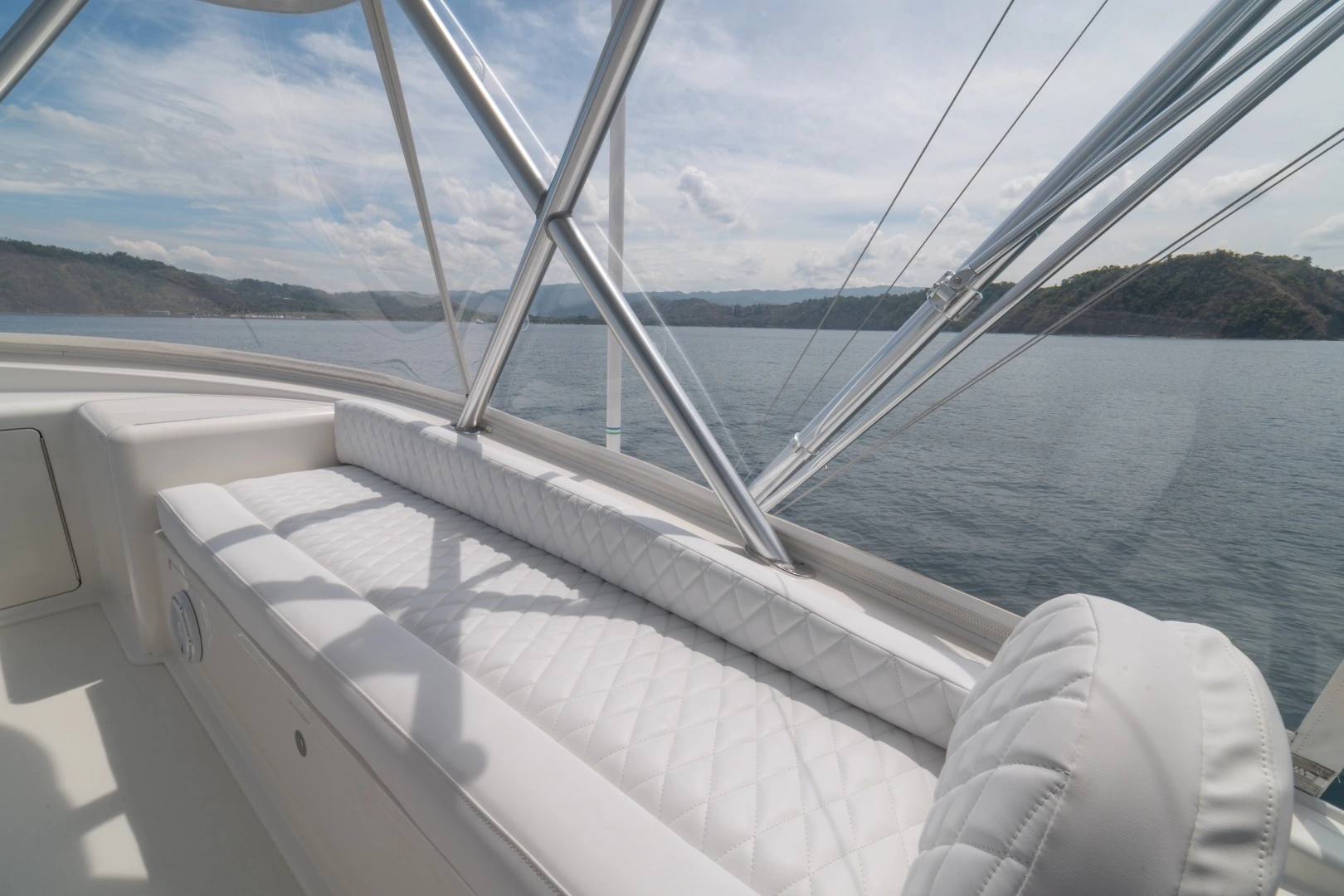2012 Viking 60 Convertible - Image 18