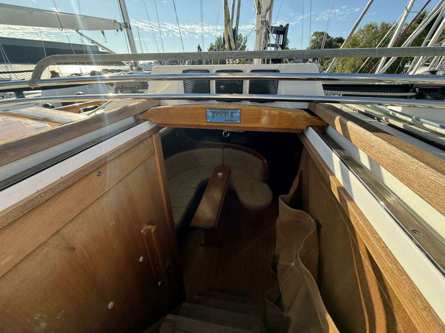 2011 Tartan 4700 - Image 34