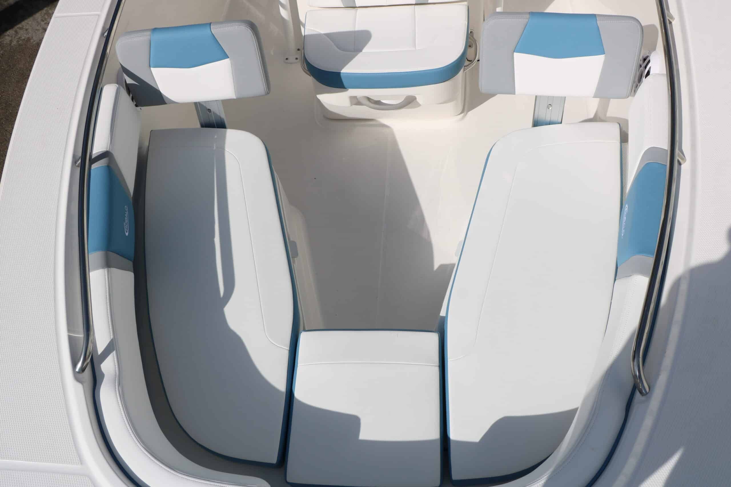 2026 Robalo R200 Center Console - 23