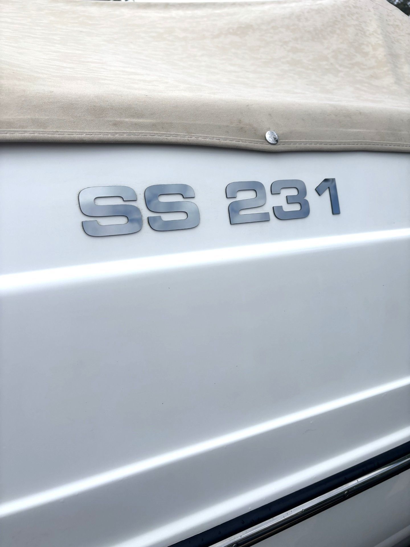2025 Hurricane SunDeck Sport 231 OB - 2