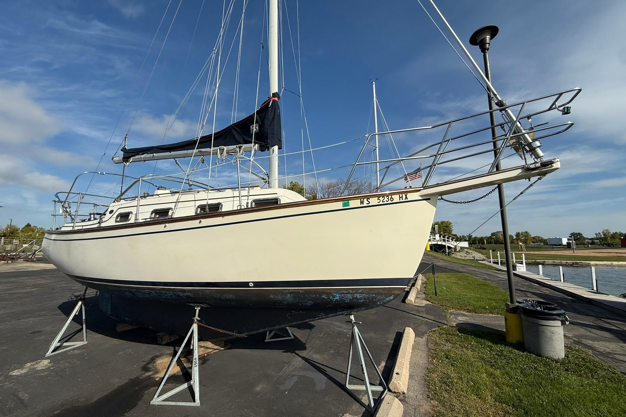 1988 Island Packet 27