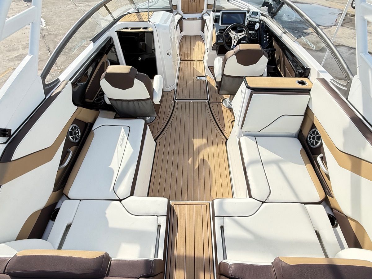2022 Yamaha Boats 252SE - 4