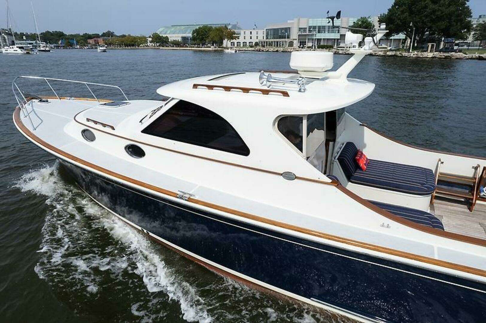 2002 San Juan 38 - Image 37