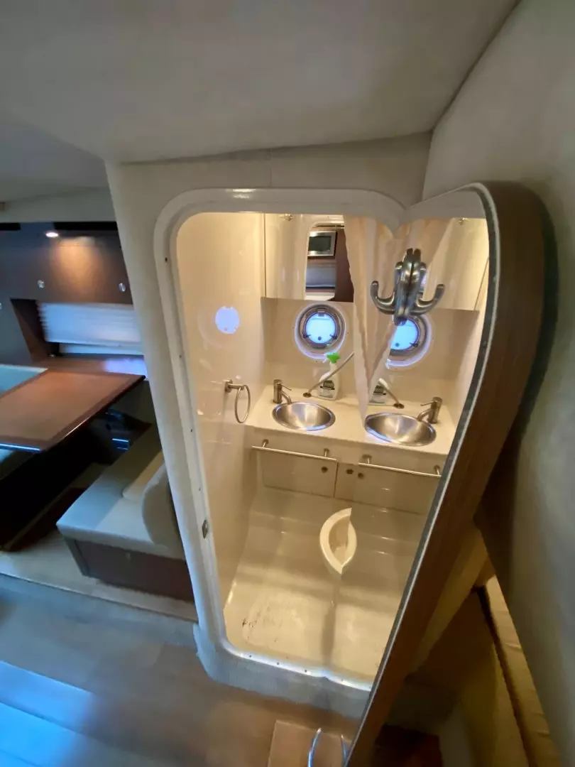2013 Sea Ray 310 Sundancer - Image 21