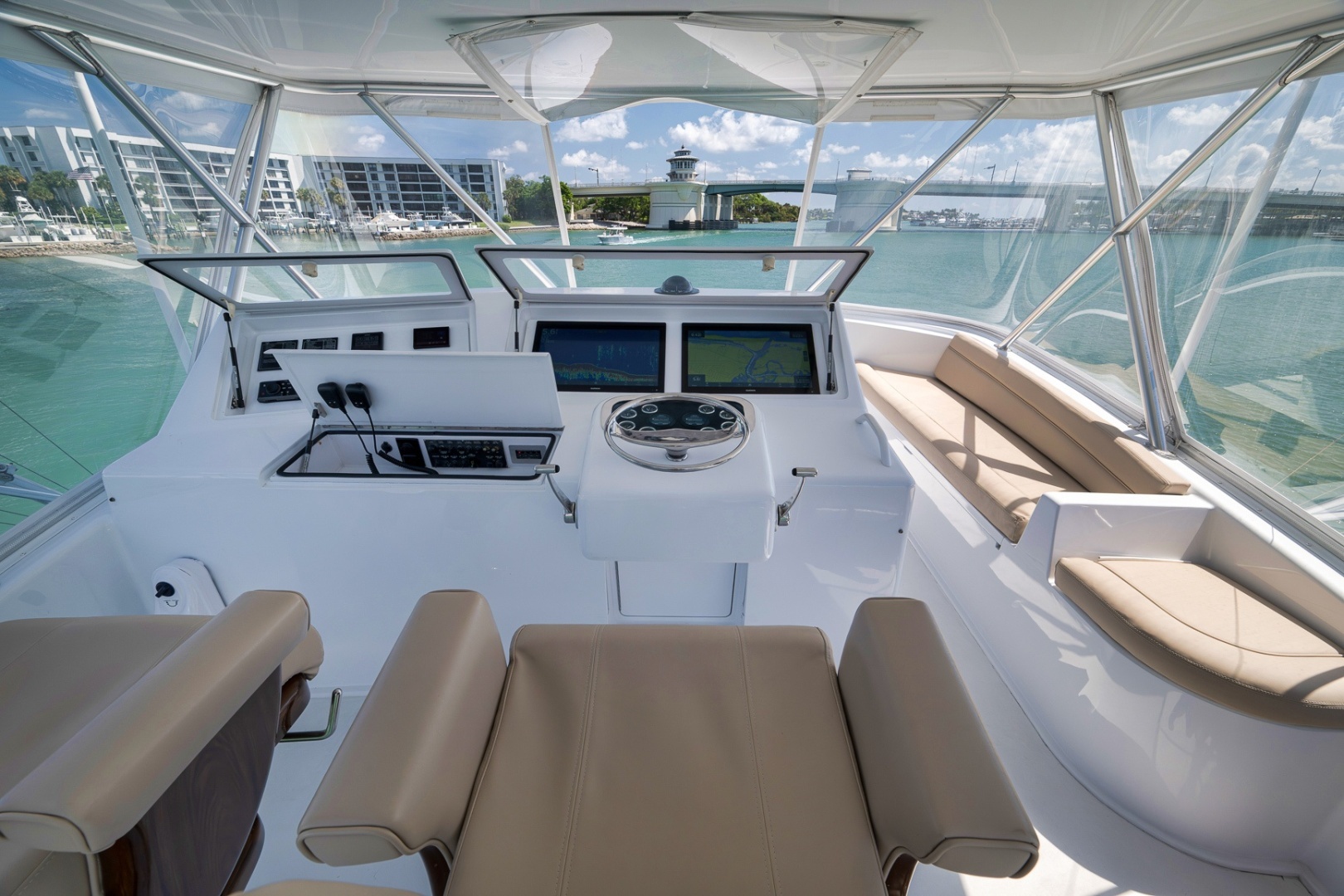 2003 Viking 52 Convertible - Image 33