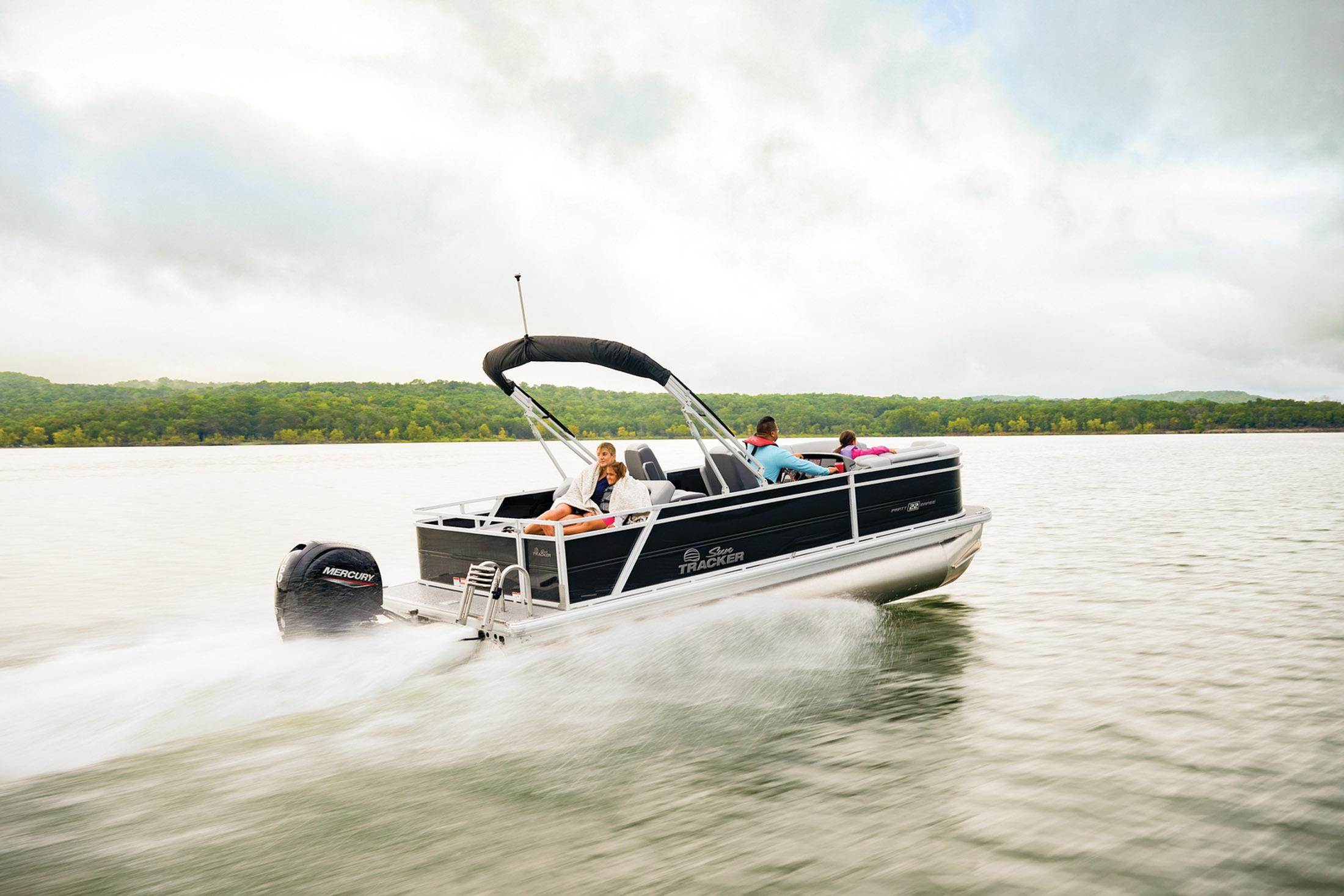 2026 Sun Tracker Party Barge 22 RF DLX - 83