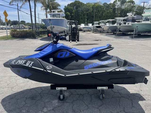 2023 Sea-Doo Spark Trixx 2-up Rotax 900 H.O. ACE IBR - 6