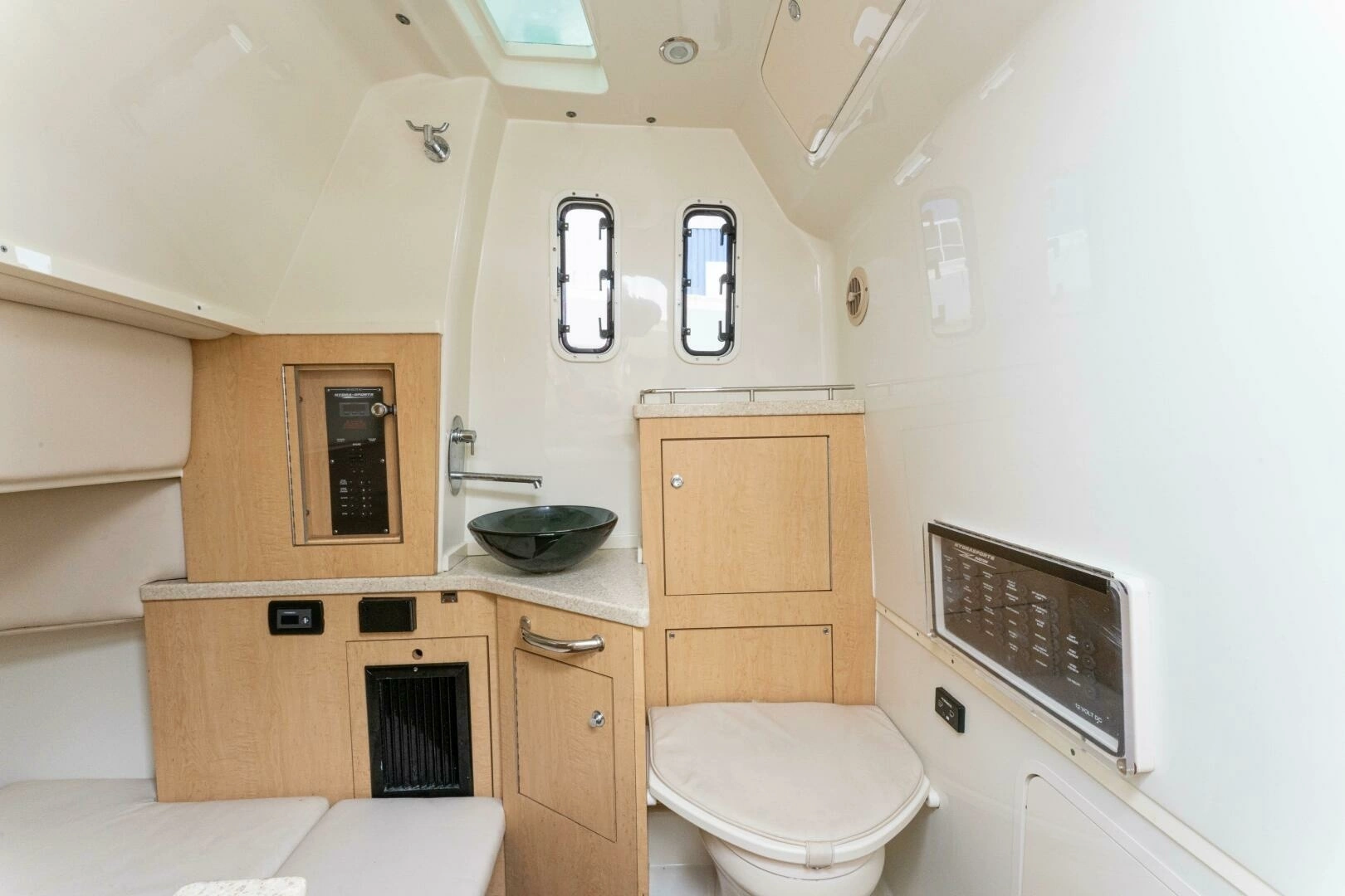 2018 HCB 4200 Siesta - Image 19