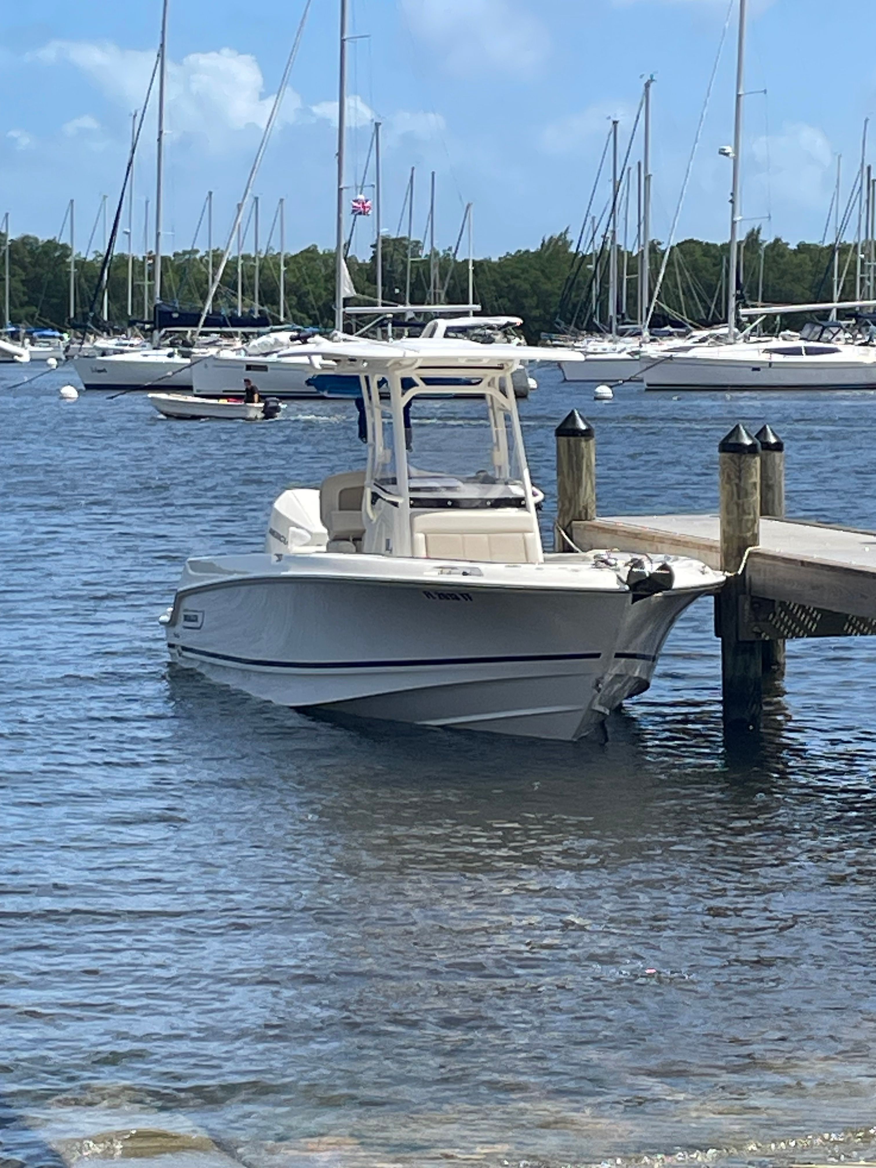 2021 Boston Whaler 230 Outrage - 10