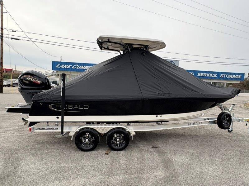 2025 Robalo 226 Cayman - 102