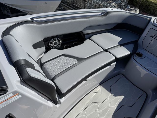 2026 Yamaha Boats 255XD - 30