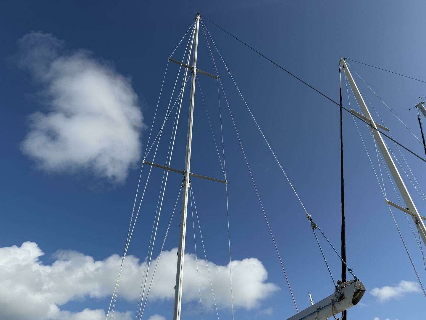 1985 Endeavour 42 - Image 21