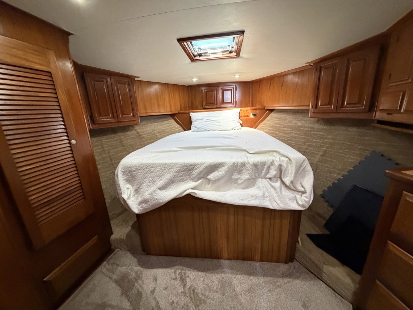 1987 Viking 48 Convertible Sportfish - Image 10