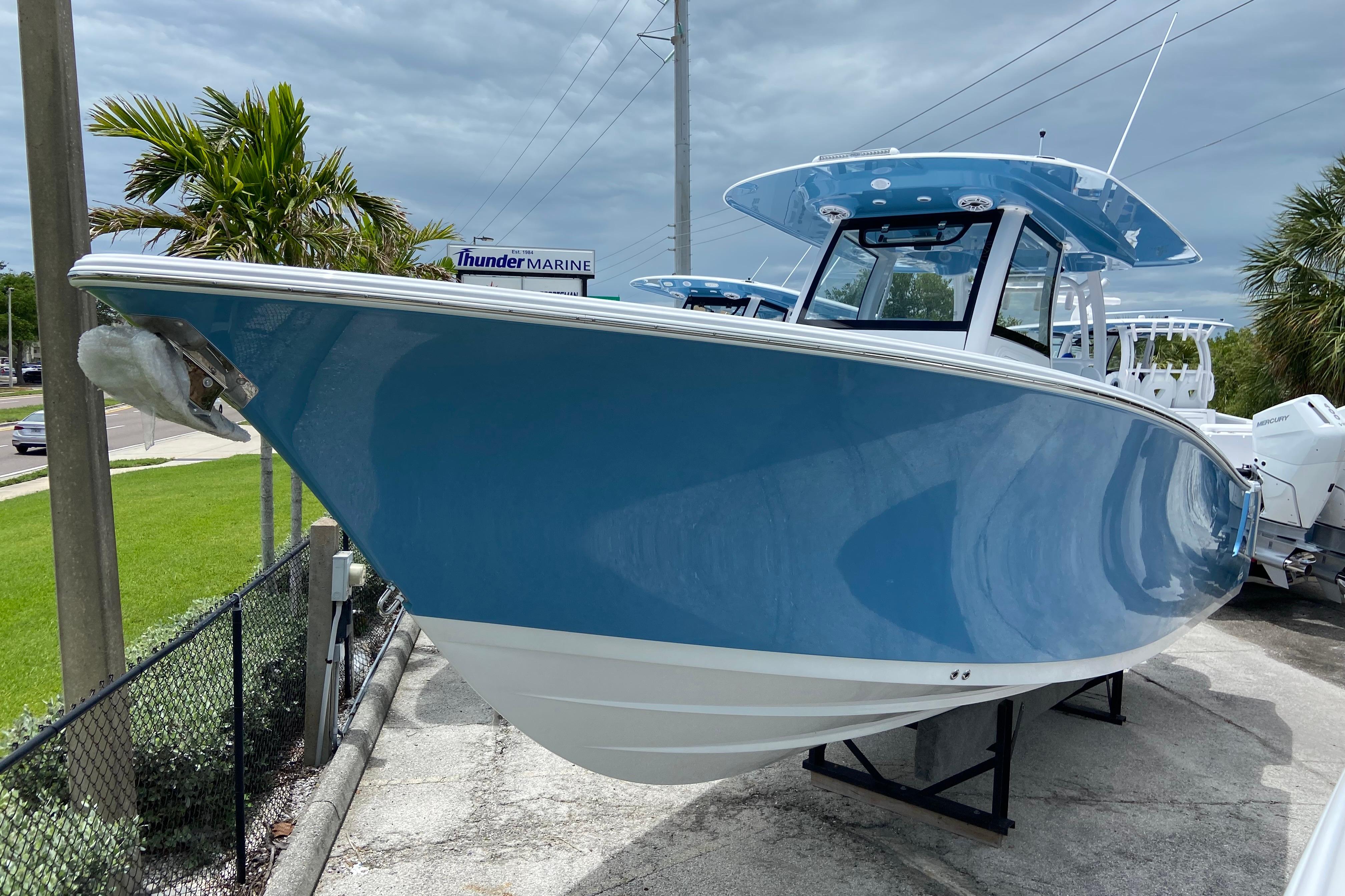 2026 Sportsman Open 302 Center Console