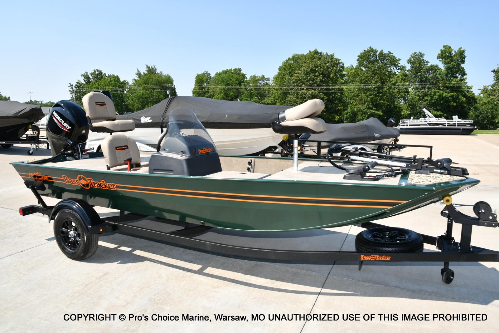 2026 Tracker Bass Tracker Classic Limited