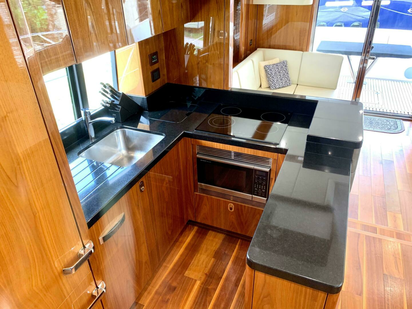 2016 Sunseeker Manhattan 65 - Image 7
