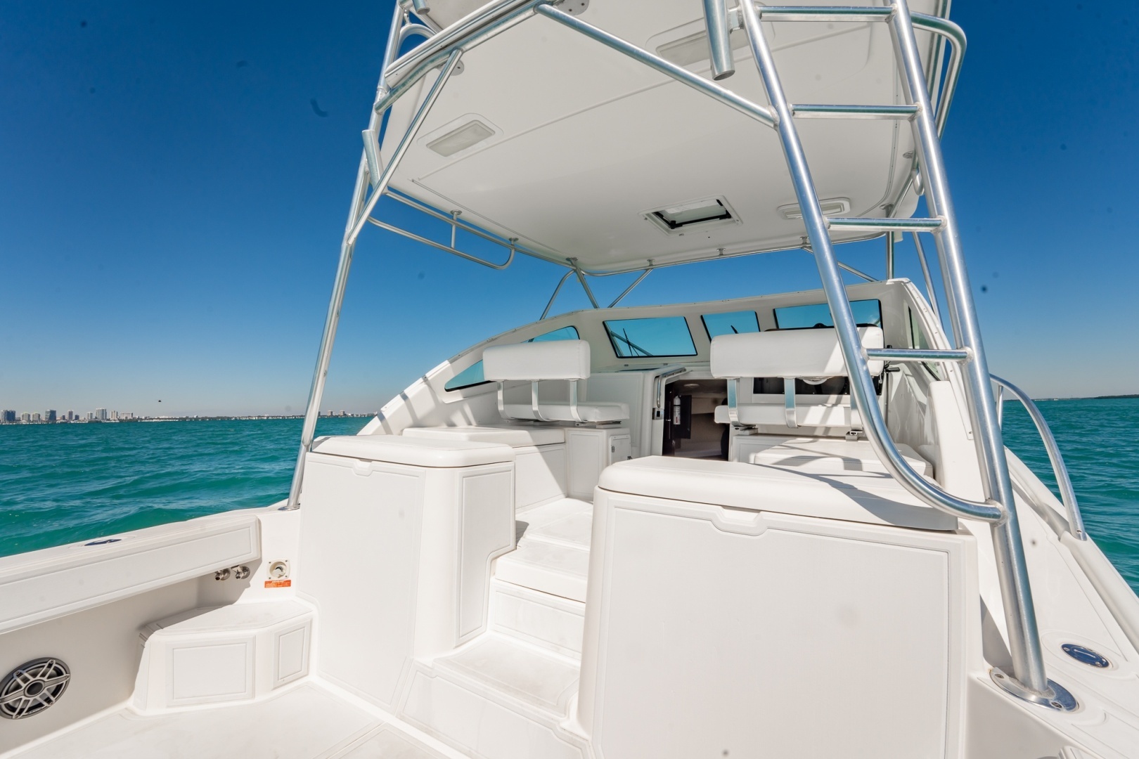 2004 Luhrs 320 Open - Image 15