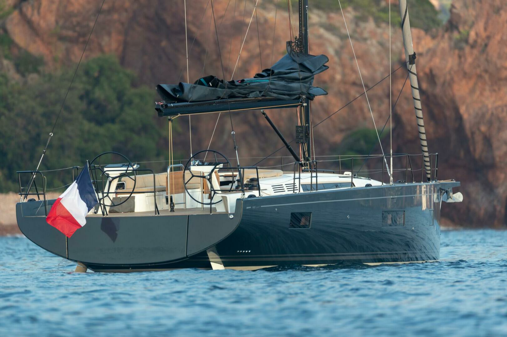 2025 Beneteau First Yacht 53 - Image 4