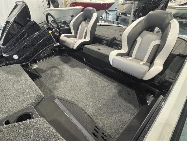 2025 Nitro Z18 boat interior with dual seats and sleek design.