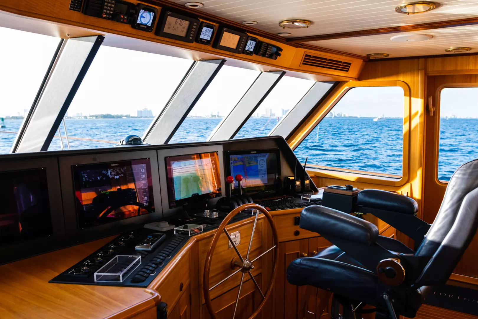 1999 Palmer Johnson Motor Yacht - Image 16