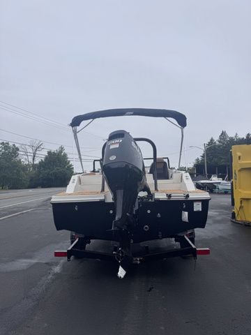 2026 Starcraft SVX 210 DC OB w/200hp and Trailer - 7