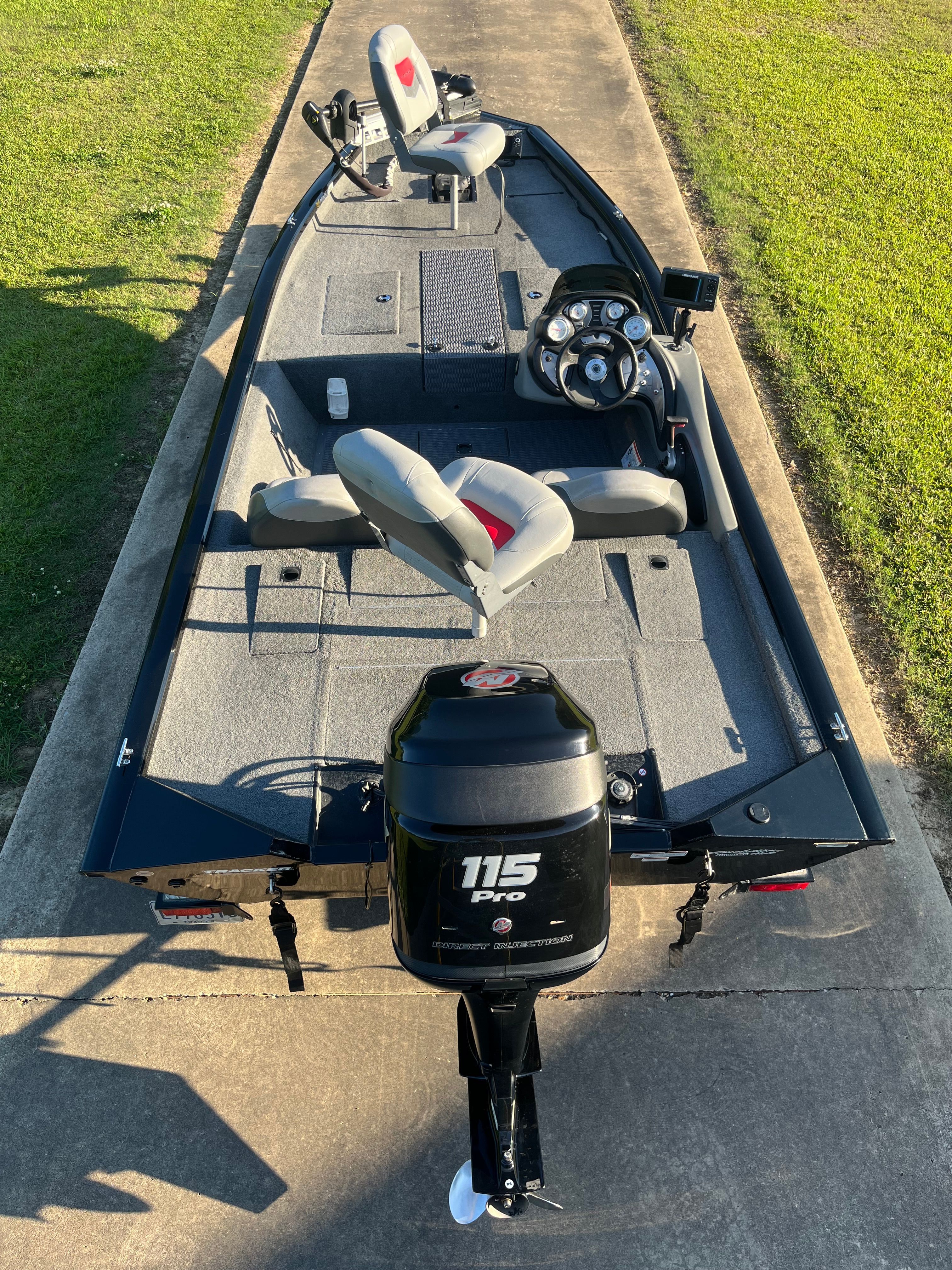 2015 Bass Tracker TX 190 - 2
