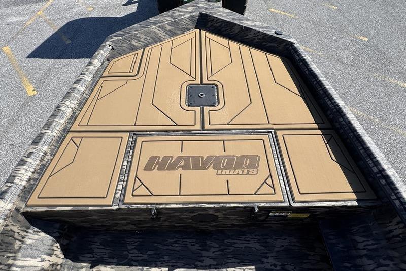 2026 Havoc 1656 MRST MACH 1 boat deck with custom logo and design.