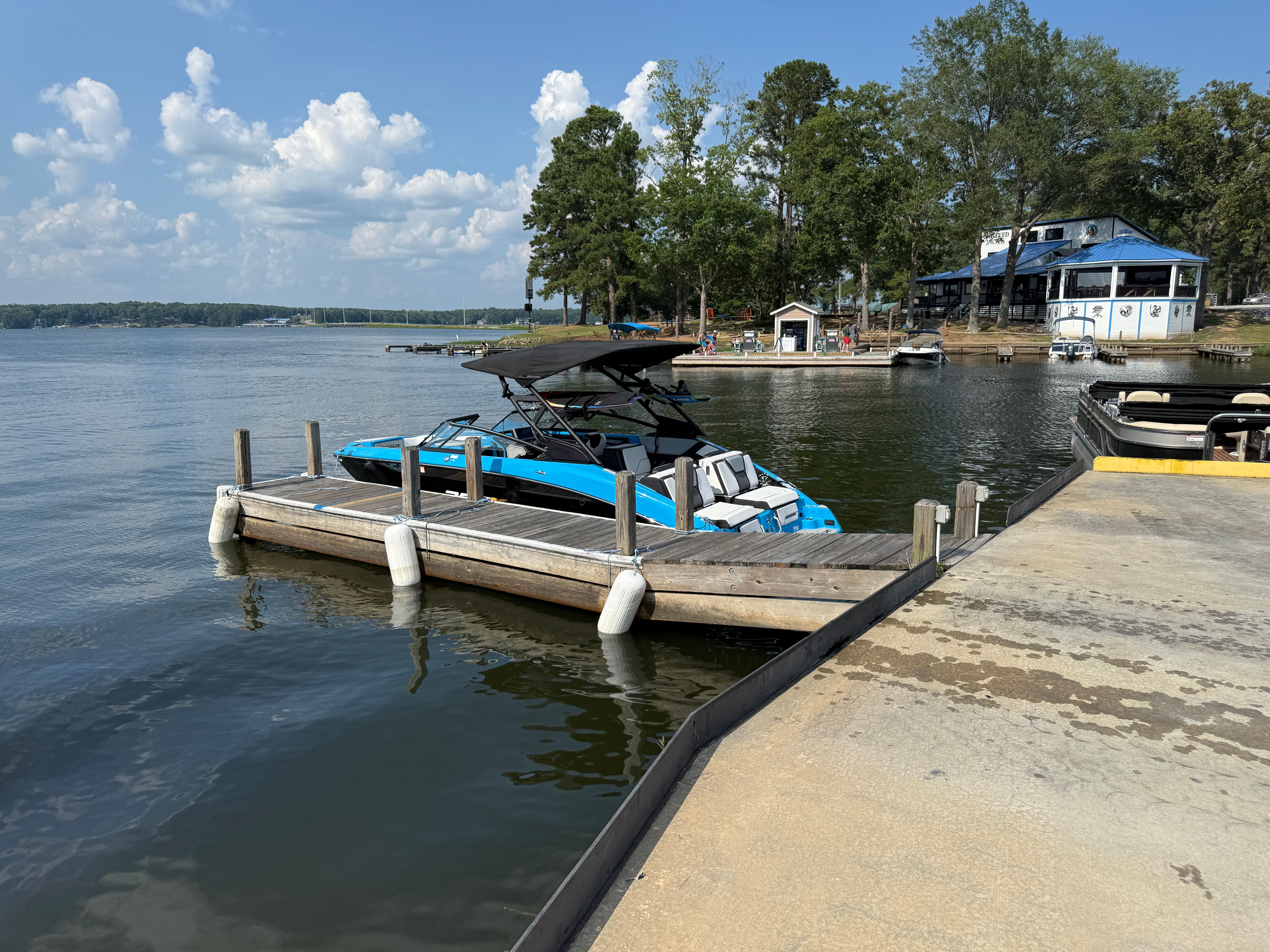 2023 Yamaha Boats 255XE - 9
