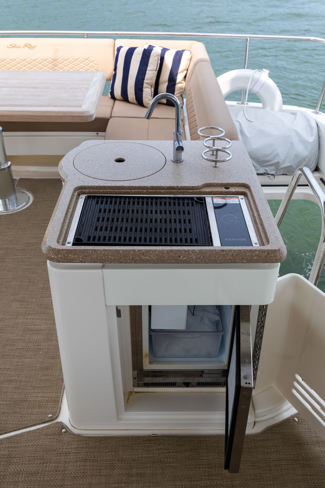 2018 Sea Ray L 650 FLY - 26