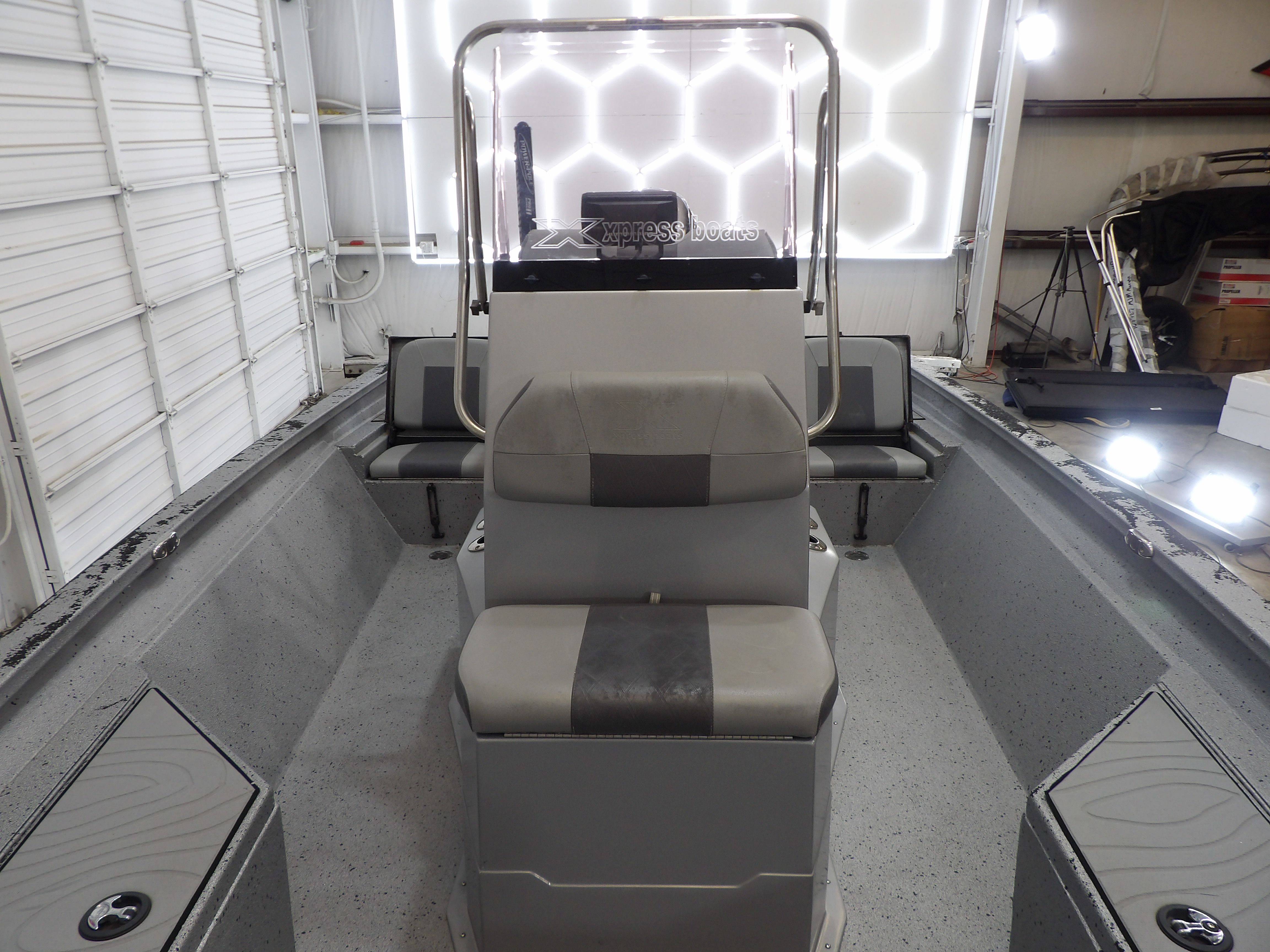 2019 Xpress H20B Bay - 14