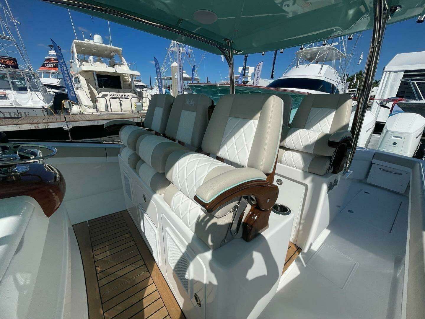2026 Mag Bay 43 Center Console - Image 12