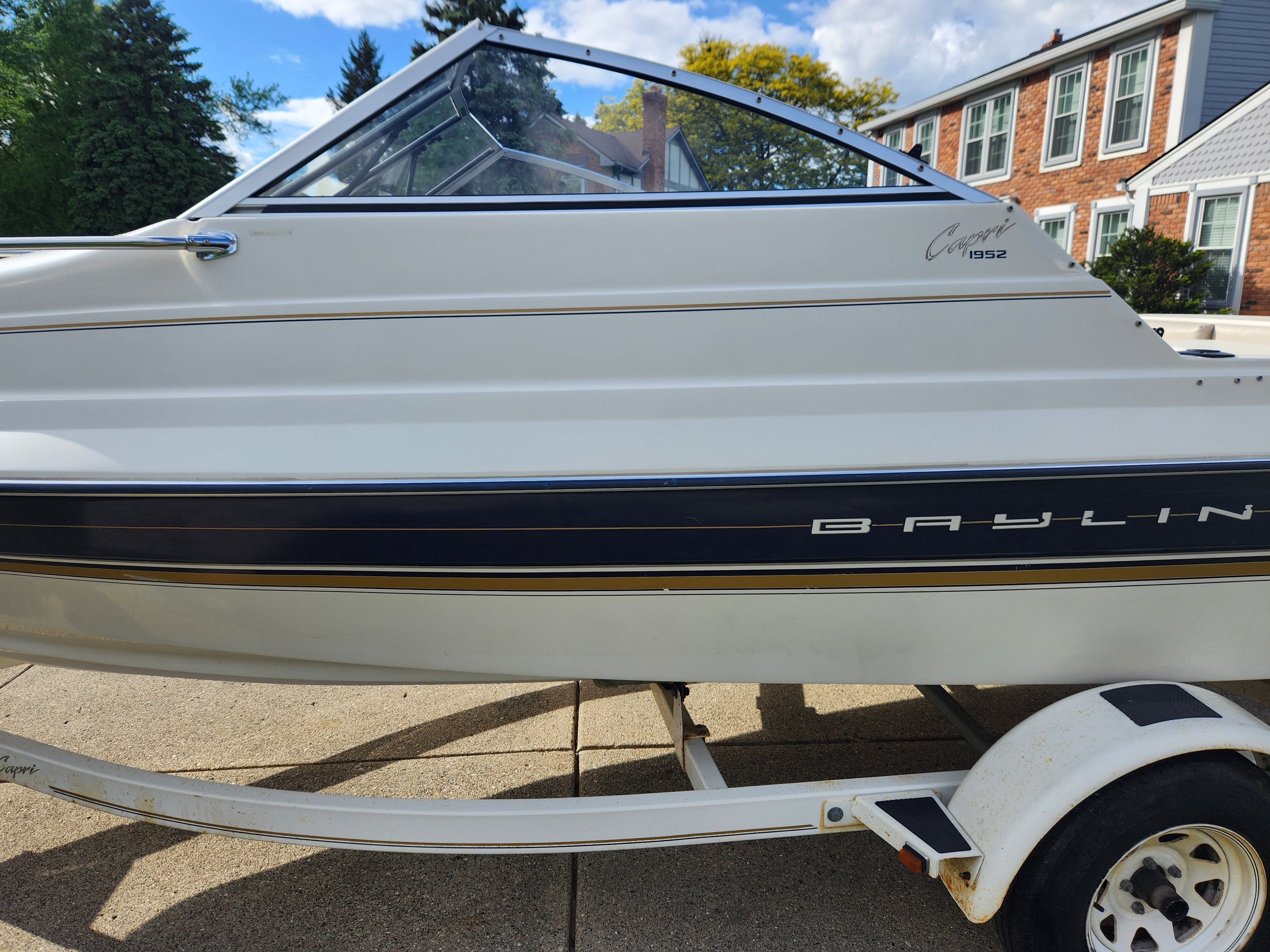 1996 Bayliner 1952 Capri Cuddy - 42