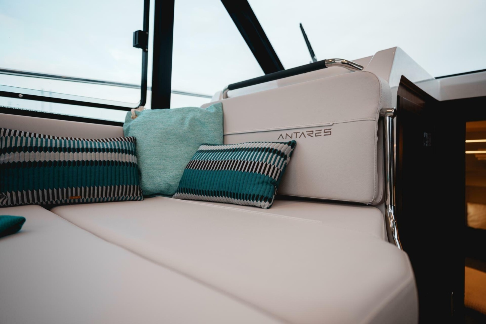 2027 Beneteau Antares 9 - Image 8