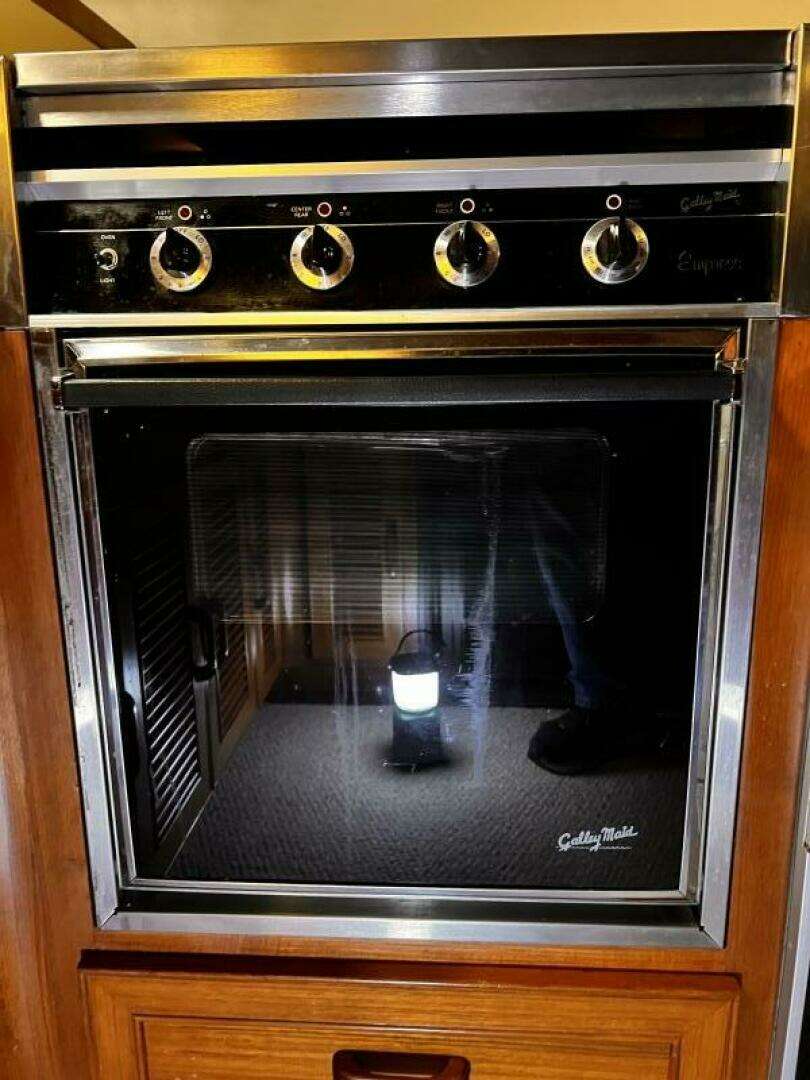 1989 Hi-Star 48 Sundeck - Image 37