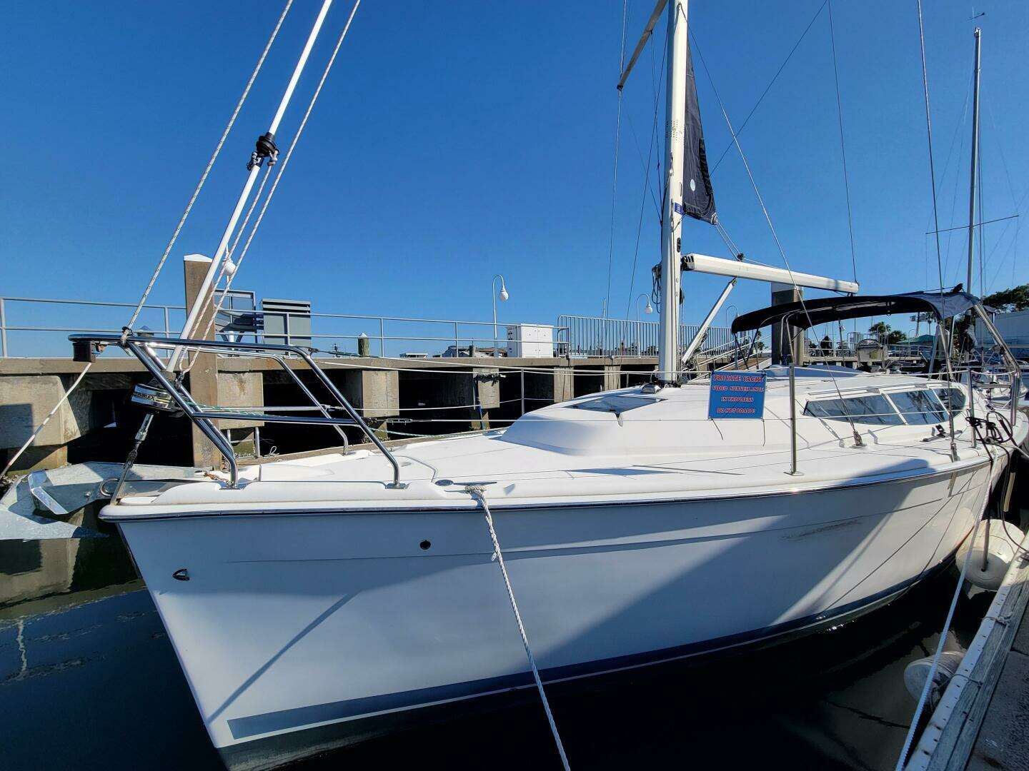 2013 Hunter 33 - Image 14
