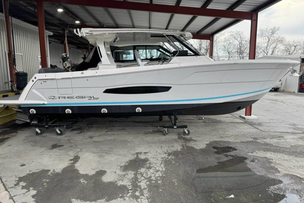 2026 Regal 38 Surf