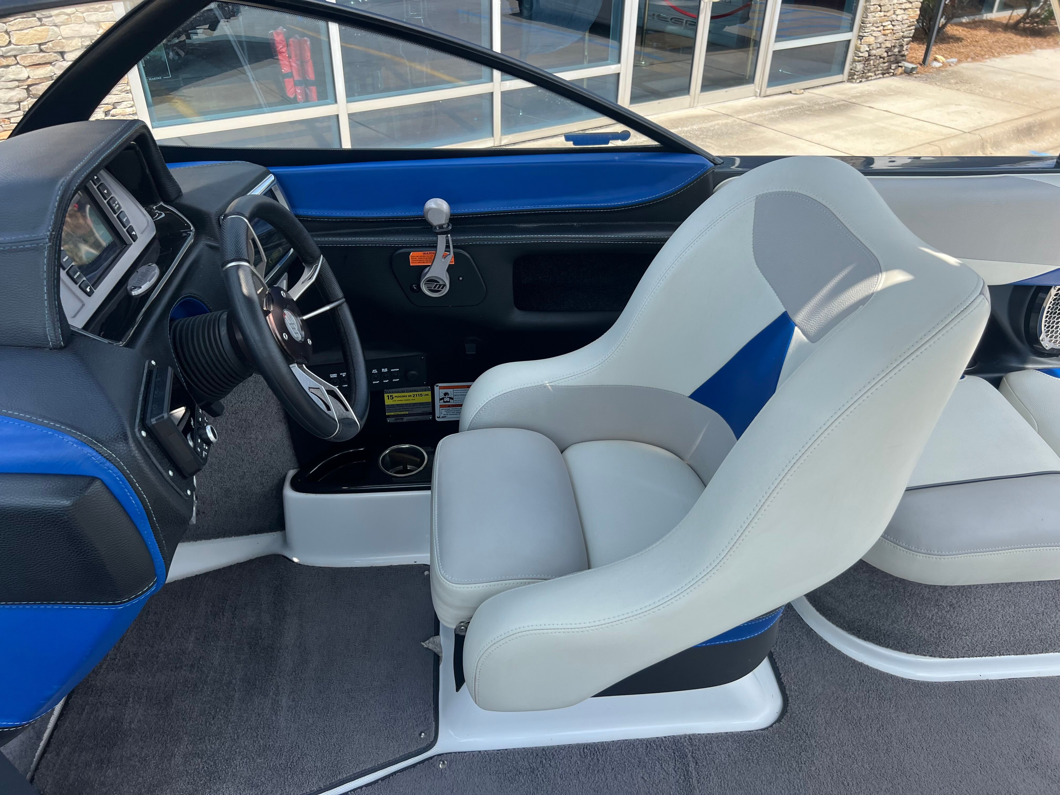 2014 MALIBU 23 LSV - Image 15