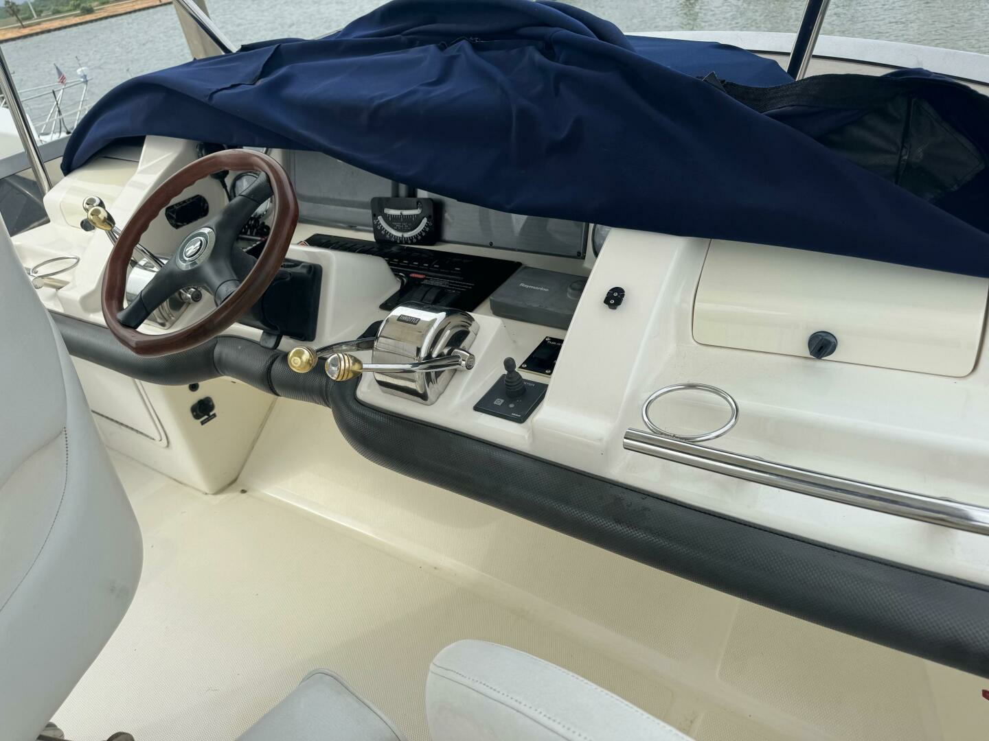 2007 Sea Ray Sedan Bridge - Image 11