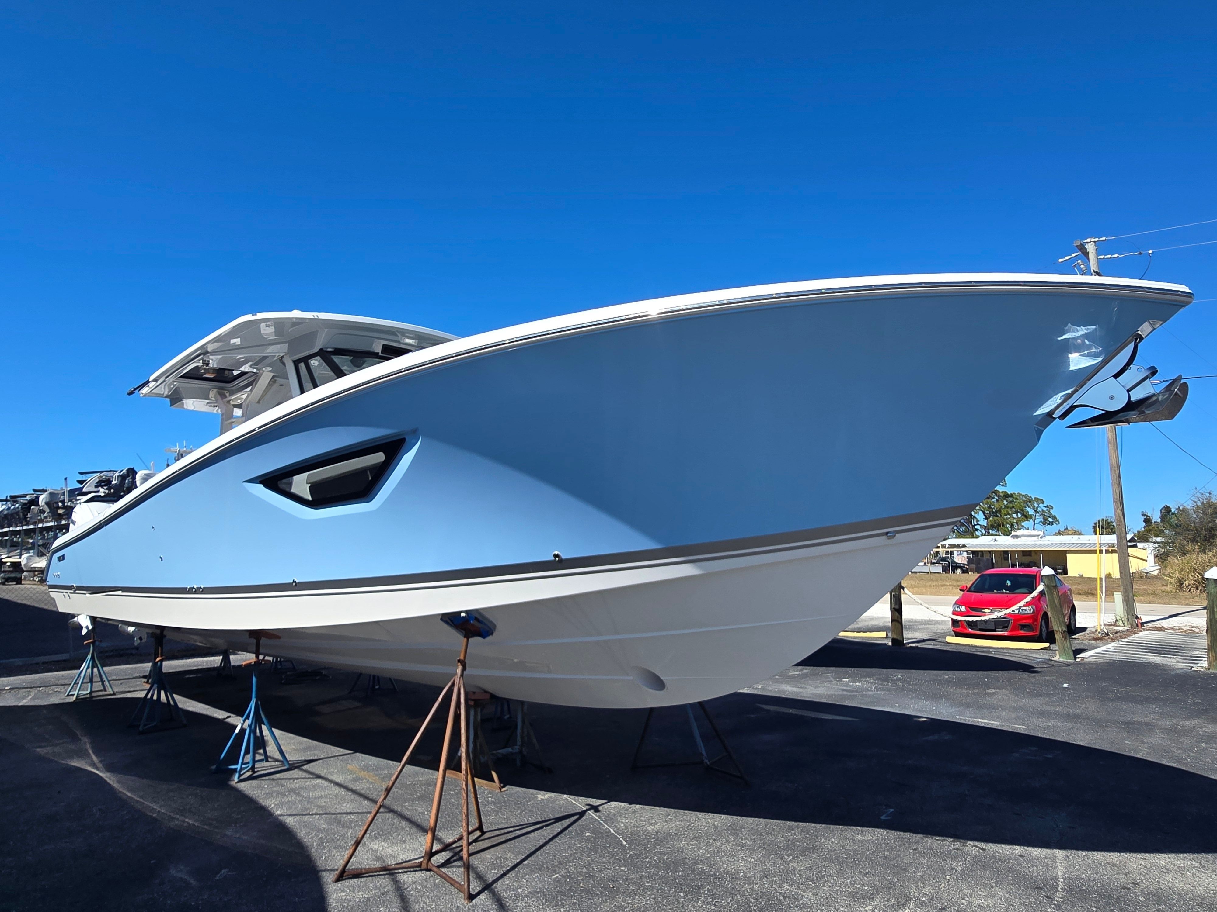 2025 Pursuit S 428 Sport