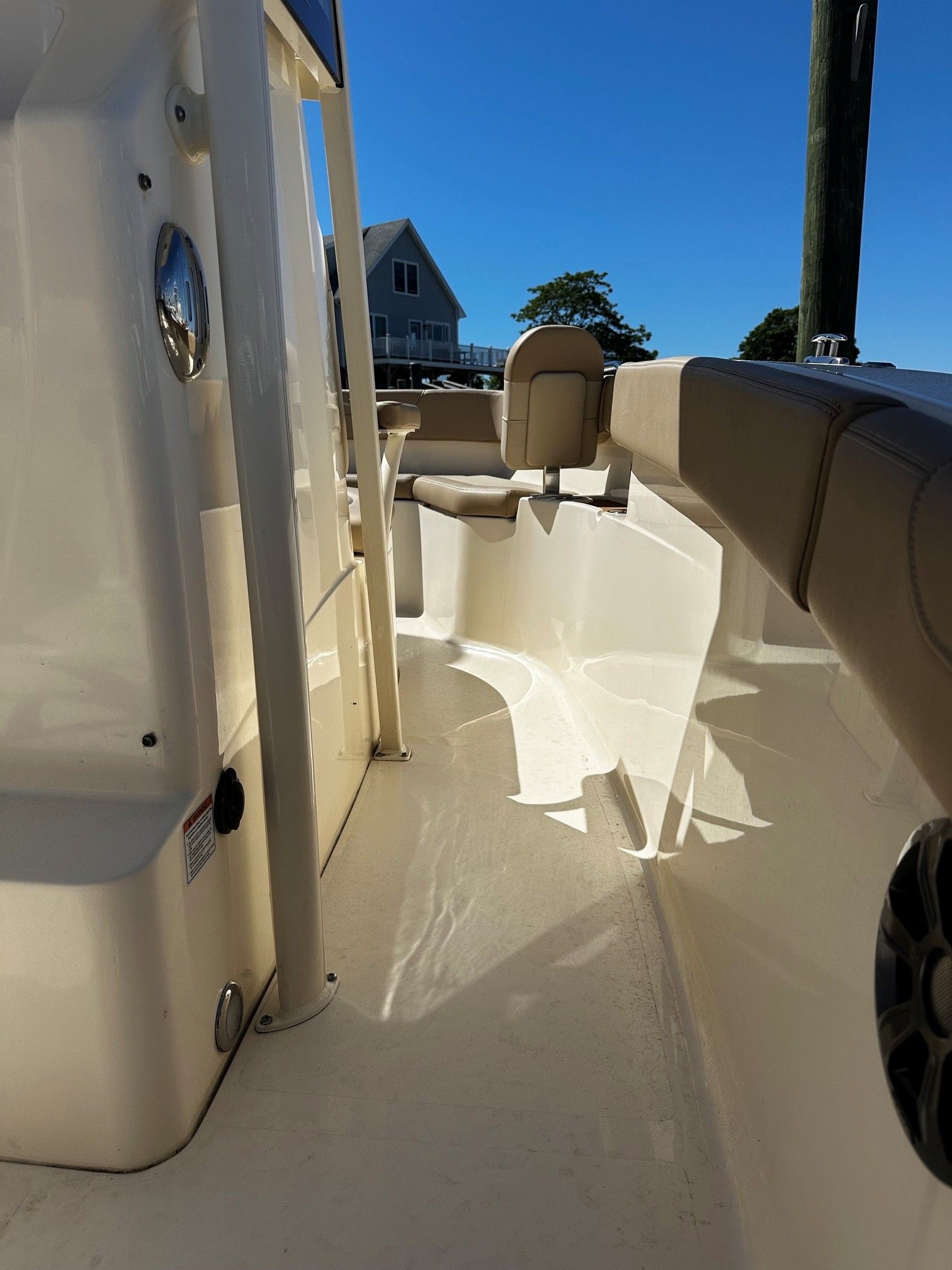 Scout 210XSF boat 2022, interior view in sunny weather.
