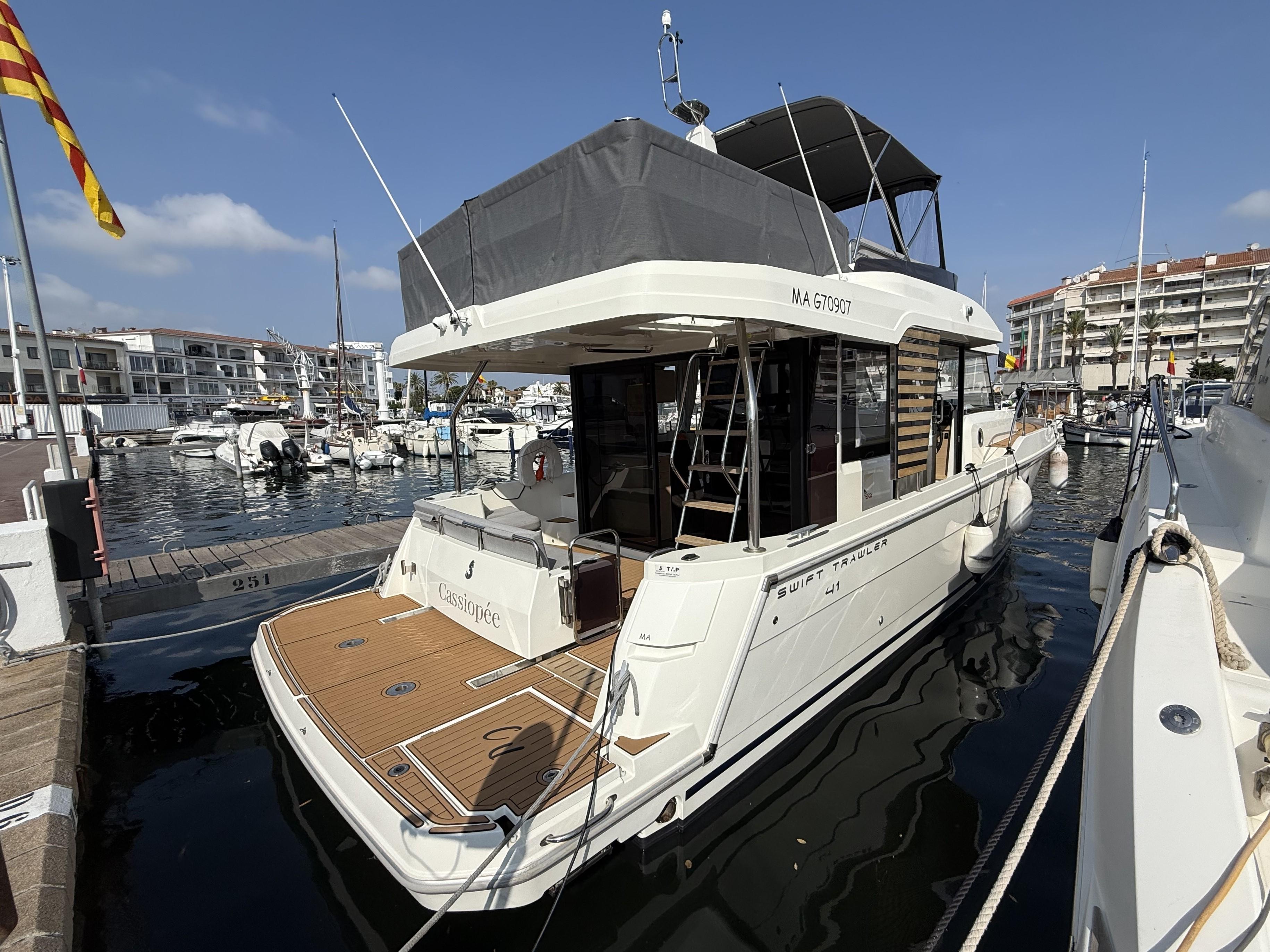2023 Beneteau Swift Trawler 41 Fly