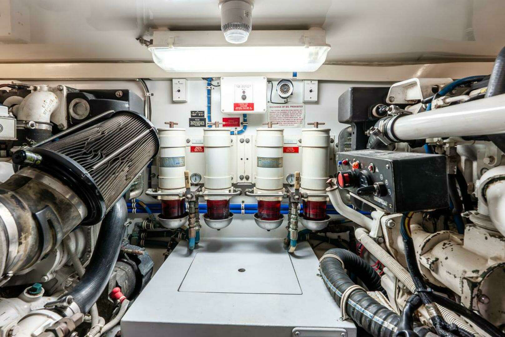2005 Hatteras 50 Convertible - Image 36