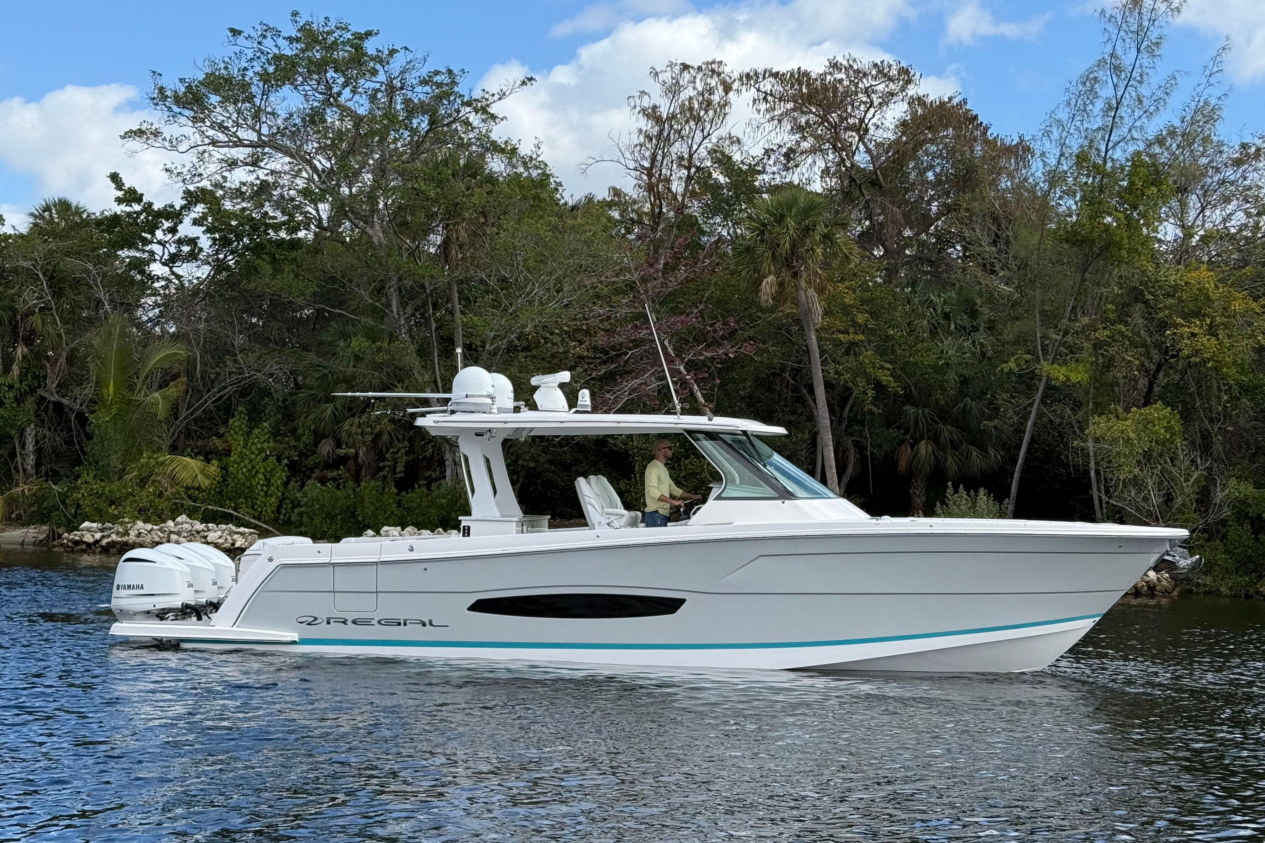 2020 Regal 38 SAV