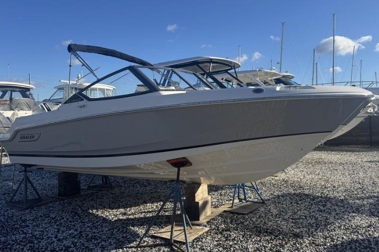 2026 Boston Whaler 210 Vantage