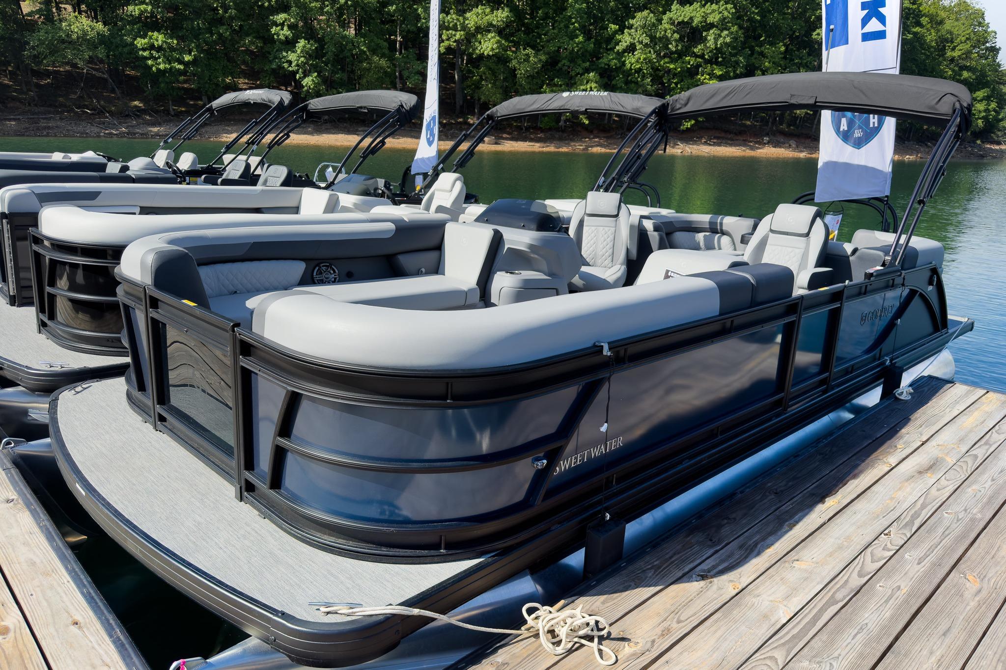 2026 Godfrey Sweetwater 22' Split Bench Tritoon - 2286 SBC